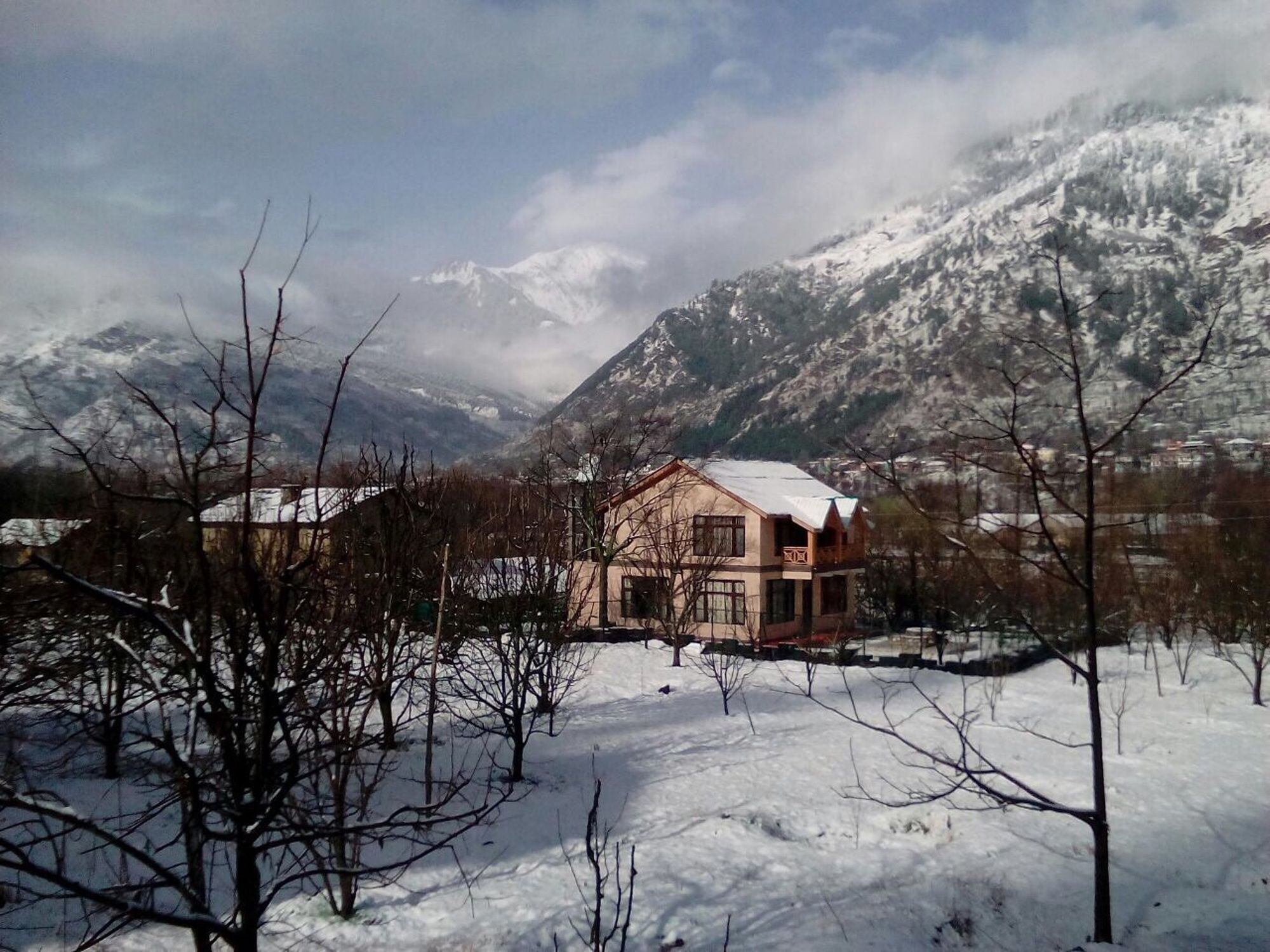 Adb Rooms Snow Touch Resort Manāli Exterior foto