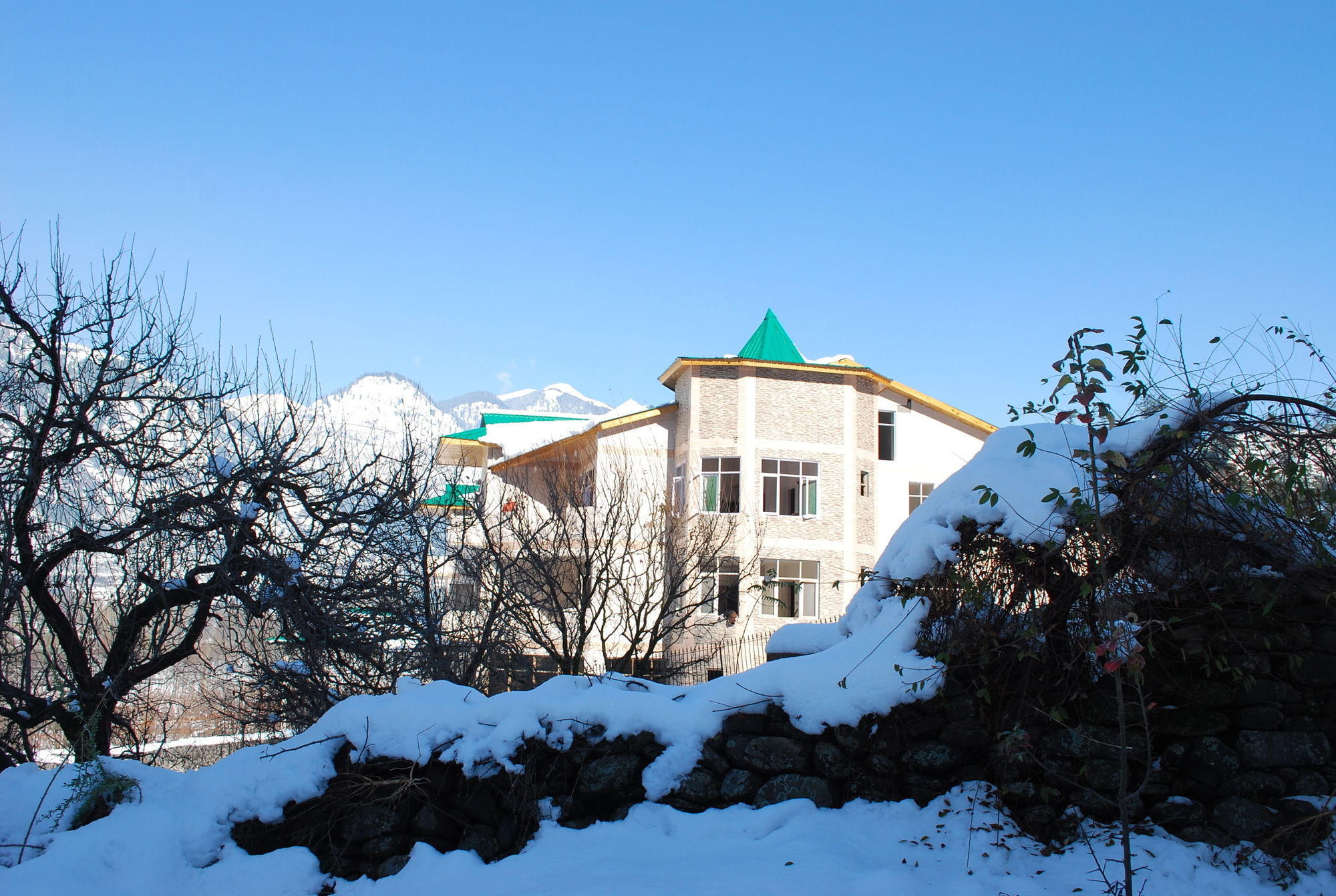 Adb Rooms Snow Touch Resort Manāli Exterior foto