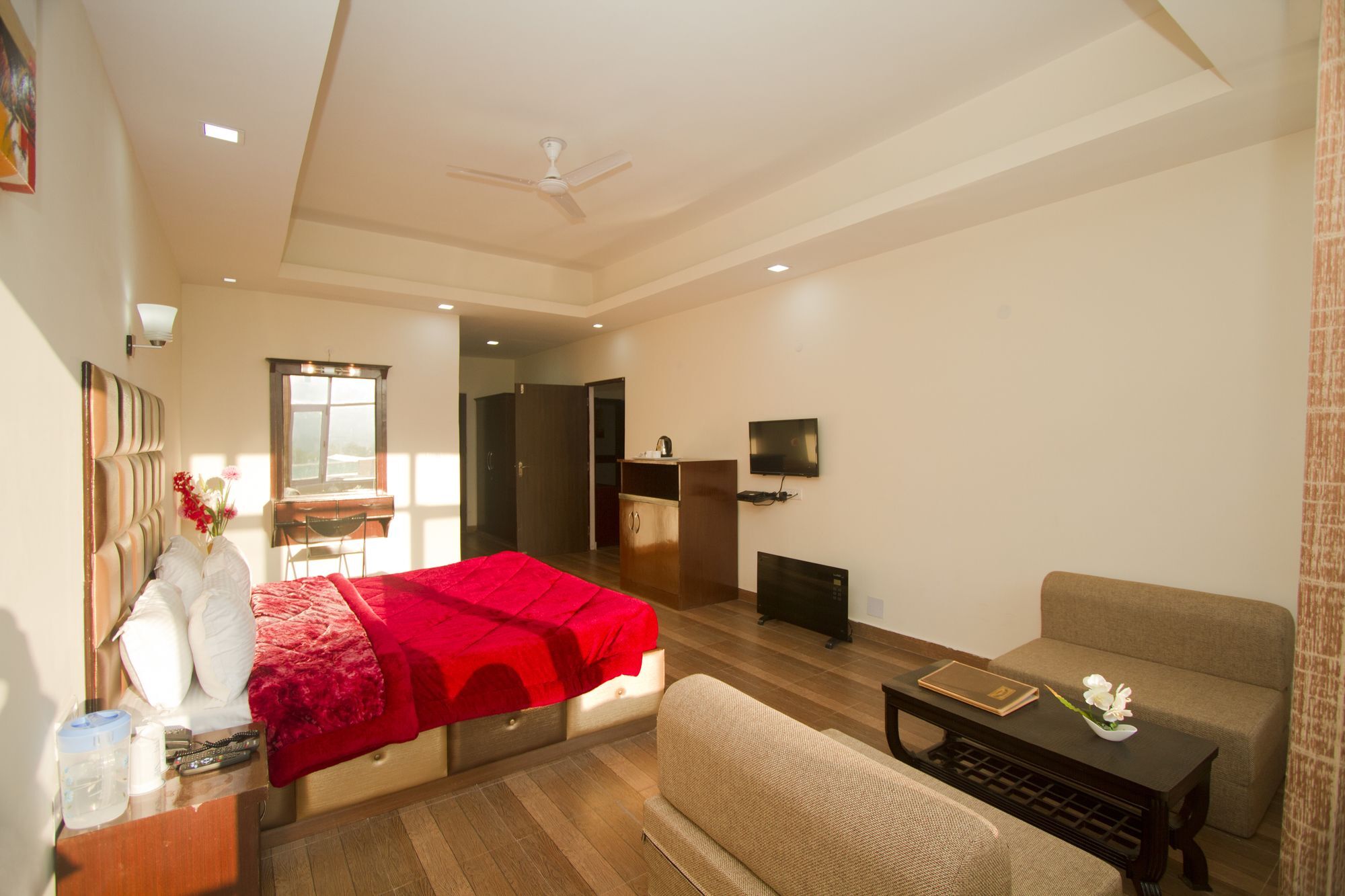 Adb Rooms Snow Touch Resort Manāli Exterior foto