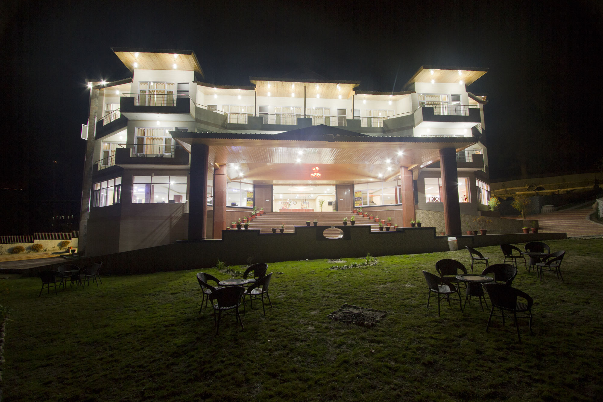 Adb Rooms Snow Touch Resort Manāli Exterior foto